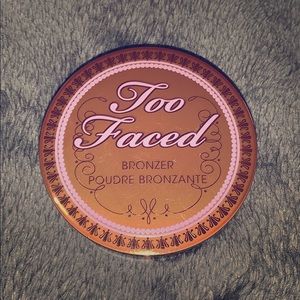 Too Faced Aqua Bunny Bronzer